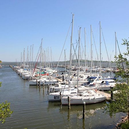 Hafennahe Penthousewohnung Mit Meerblick - Hafenresidenz Lauterbach Fewo 2-7 Extérieur photo