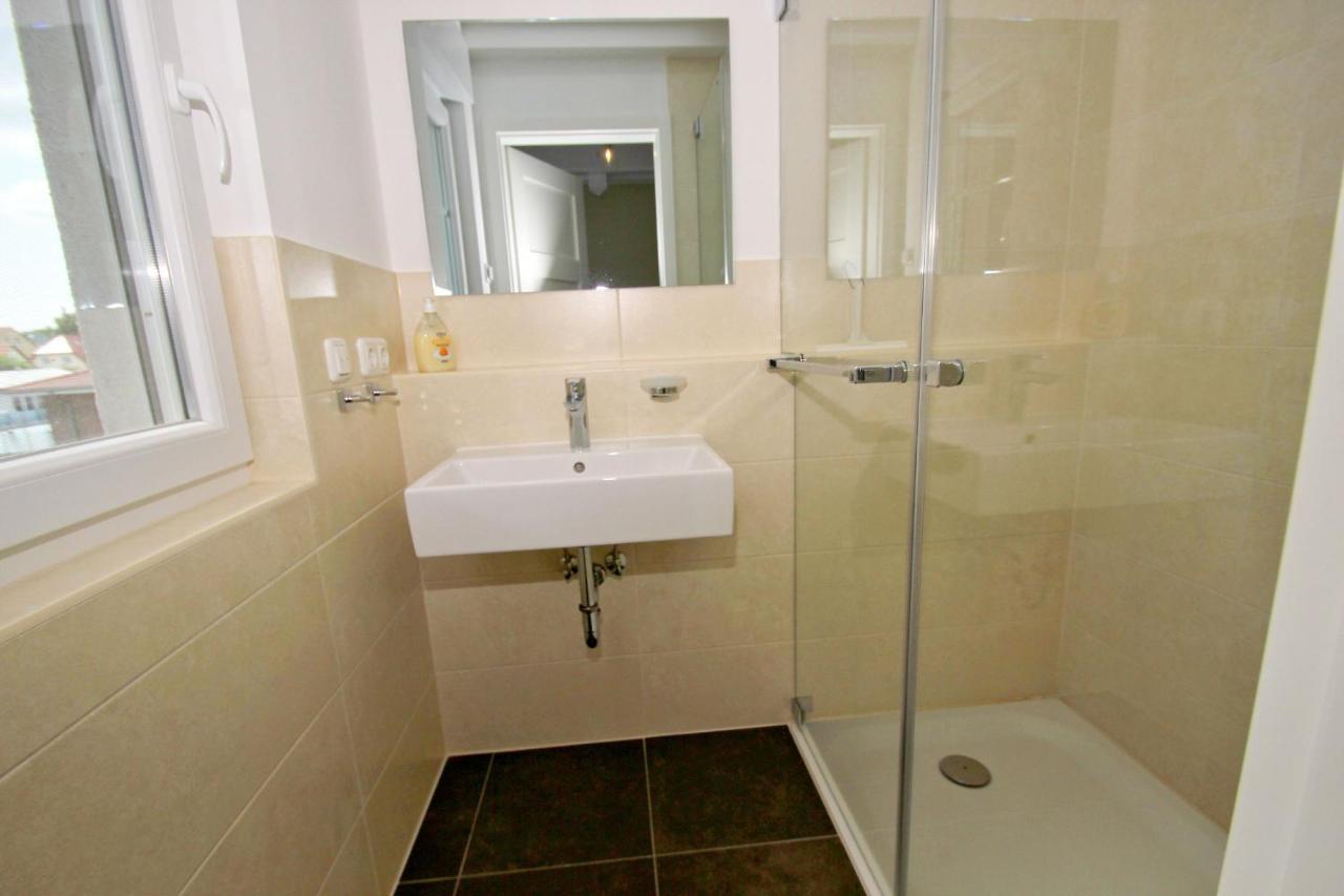Hafennahe Penthousewohnung Mit Meerblick - Hafenresidenz Lauterbach Fewo 2-7 Extérieur photo